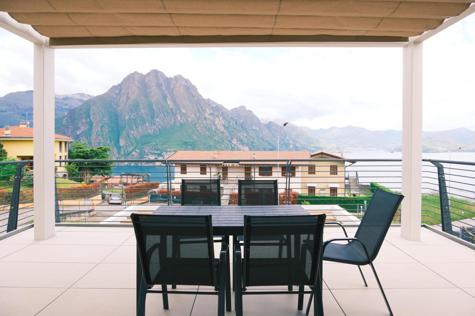 Costa Blu - Terrace Overlooking The Lake & Pool Riva di Solto Eksteriør billede