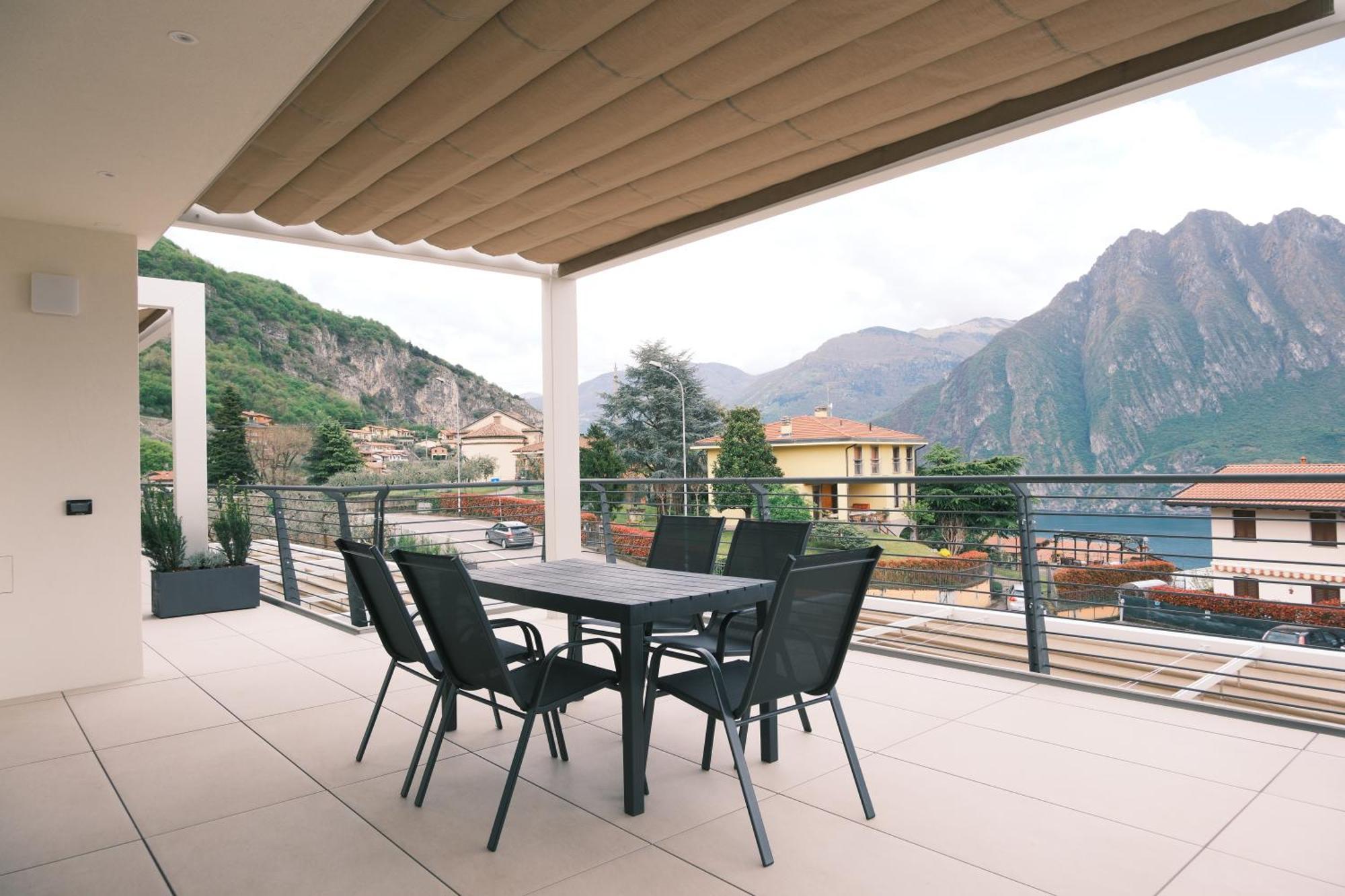 Costa Blu - Terrace Overlooking The Lake & Pool Riva di Solto Eksteriør billede
