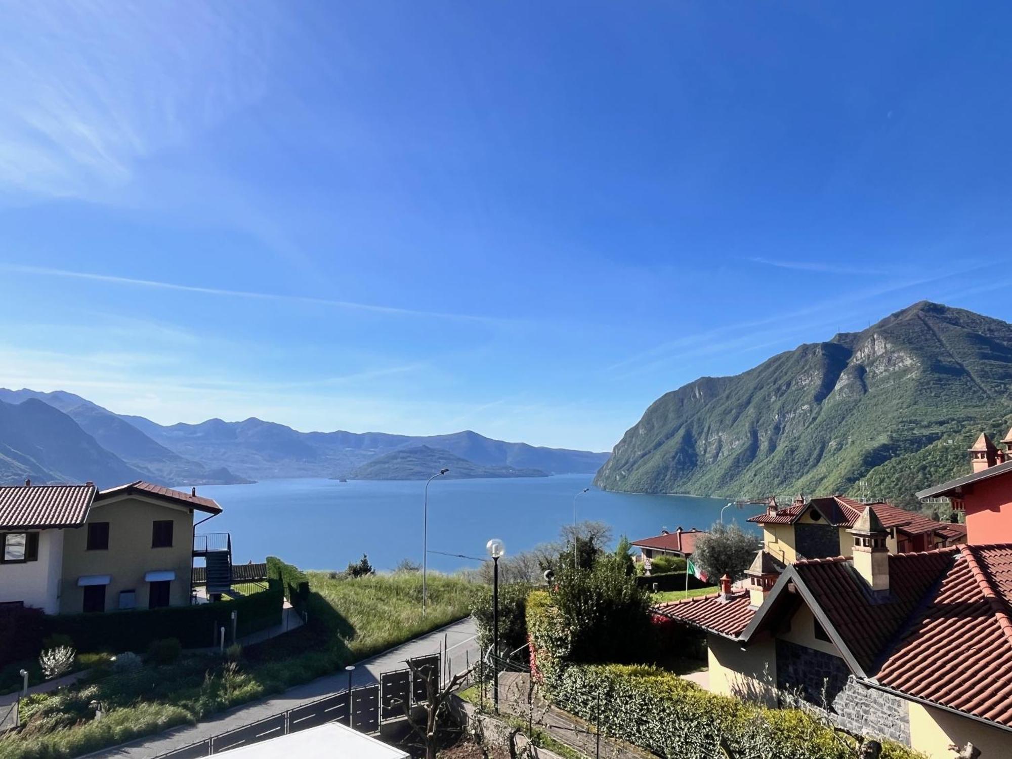 Costa Blu - Terrace Overlooking The Lake & Pool Riva di Solto Eksteriør billede