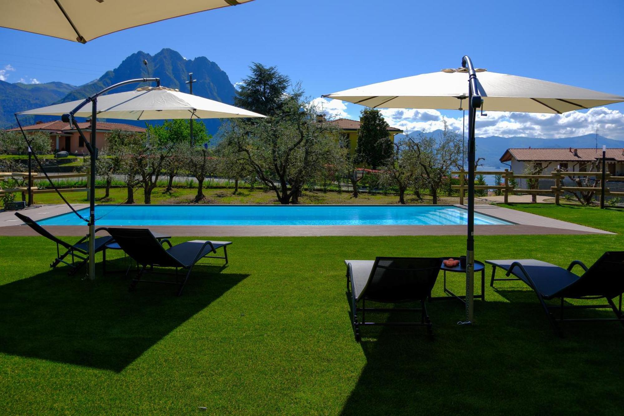 Costa Blu - Terrace Overlooking The Lake & Pool Riva di Solto Eksteriør billede