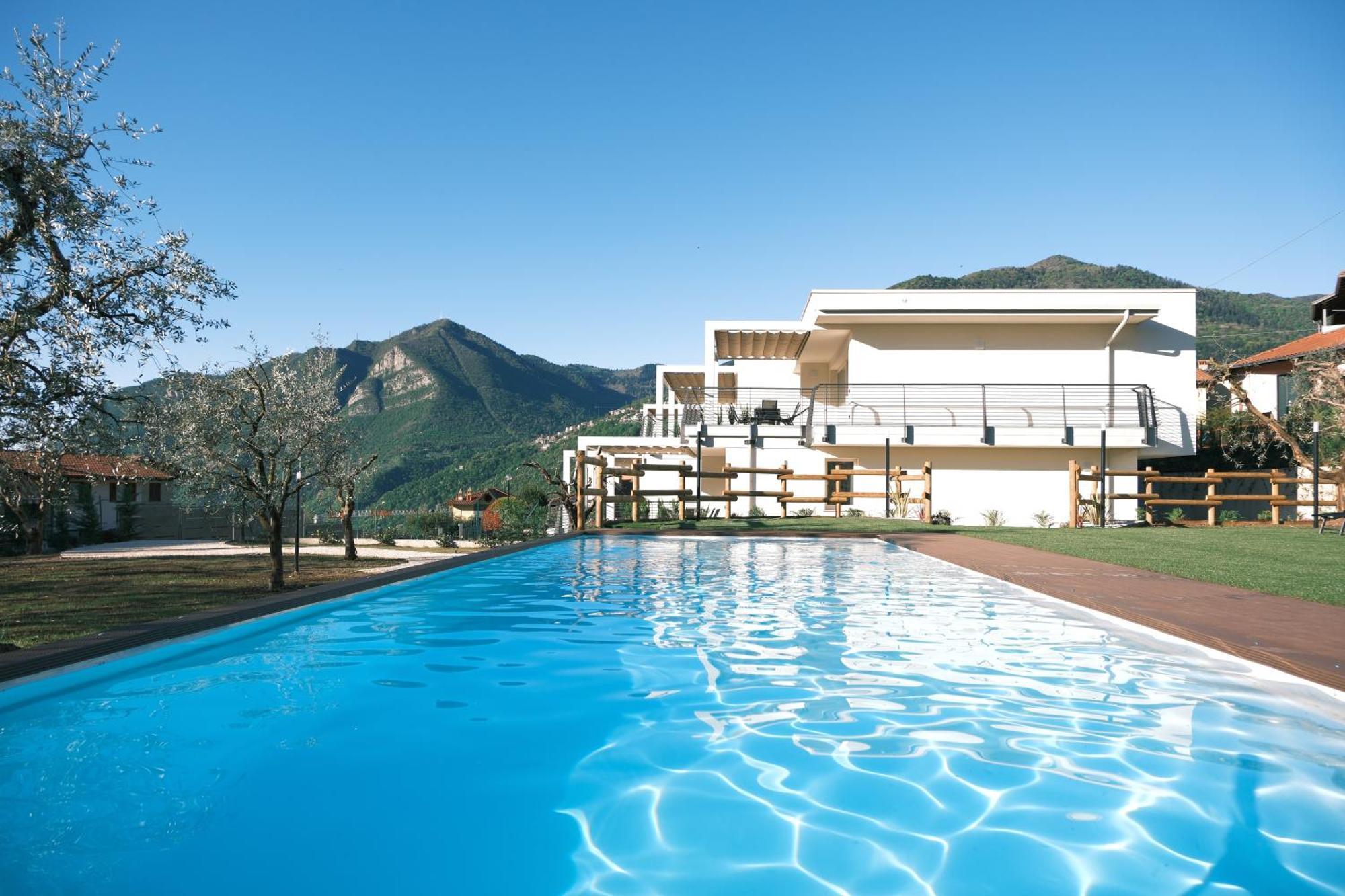 Costa Blu - Terrace Overlooking The Lake & Pool Riva di Solto Eksteriør billede